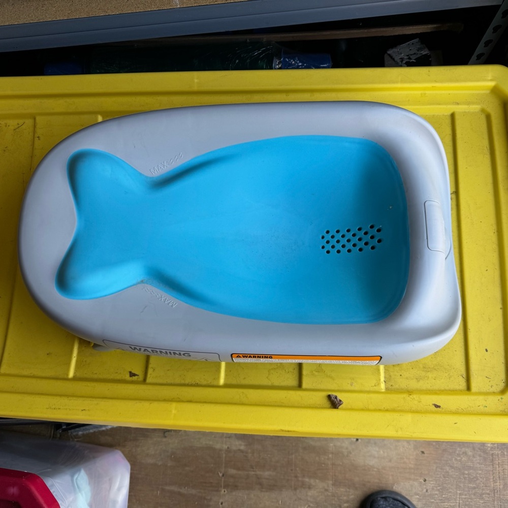 Baby bathtub